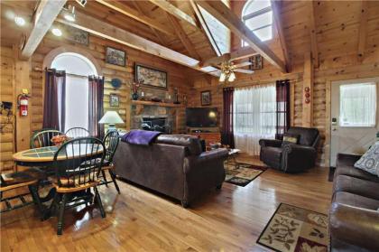Alpine Ski Lodge 2 Bedrooms Sleeps 6 Near Ober Gatlinburg Hot Tub - image 17
