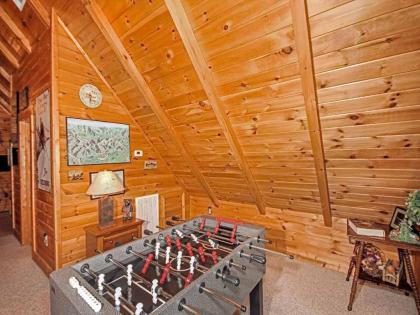 Bear Country Cabin 2 Bedrooms Sleeps 6 Private Foosball Hot Tub - image 6