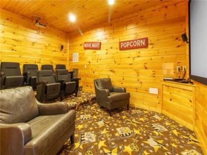 Big Sky Lodge II 7 Bedrooms Sleeps 28 Theater Arcades Hot Tub Gazebo - image 12