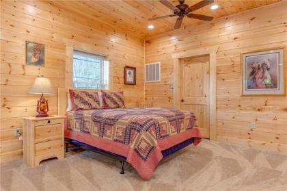 Lone Wolf Lodge 3 Bedrooms Mountain View Pool Access WiFi Sleeps 10 - image 5