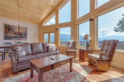 Eagles View 4 Bedroom mountain View Hot tub Pool Access Sleeps 11