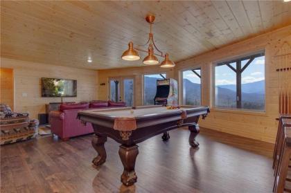 Eagles View 4 Bedroom Mountain View Hot Tub Pool Access Sleeps 11 - image 14