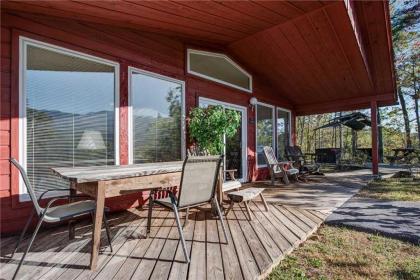 High Cotton 3 Bedroom Hot Tub Mountain View Sleeps 6 Pet Friendly - image 3