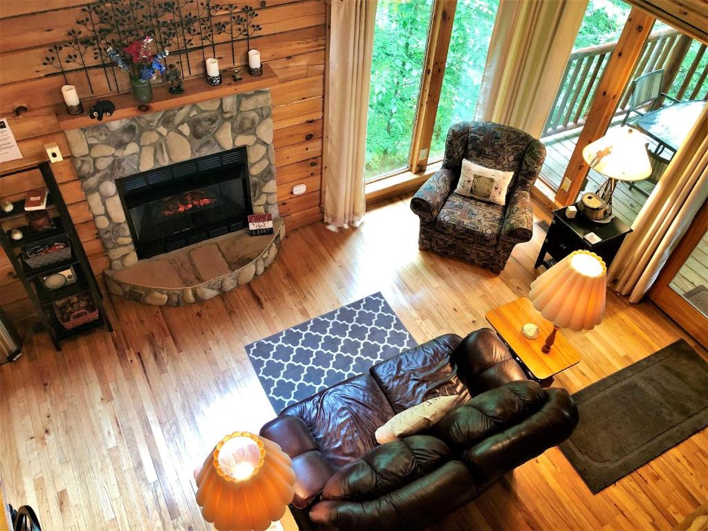 Mountain Joy cabin - image 3