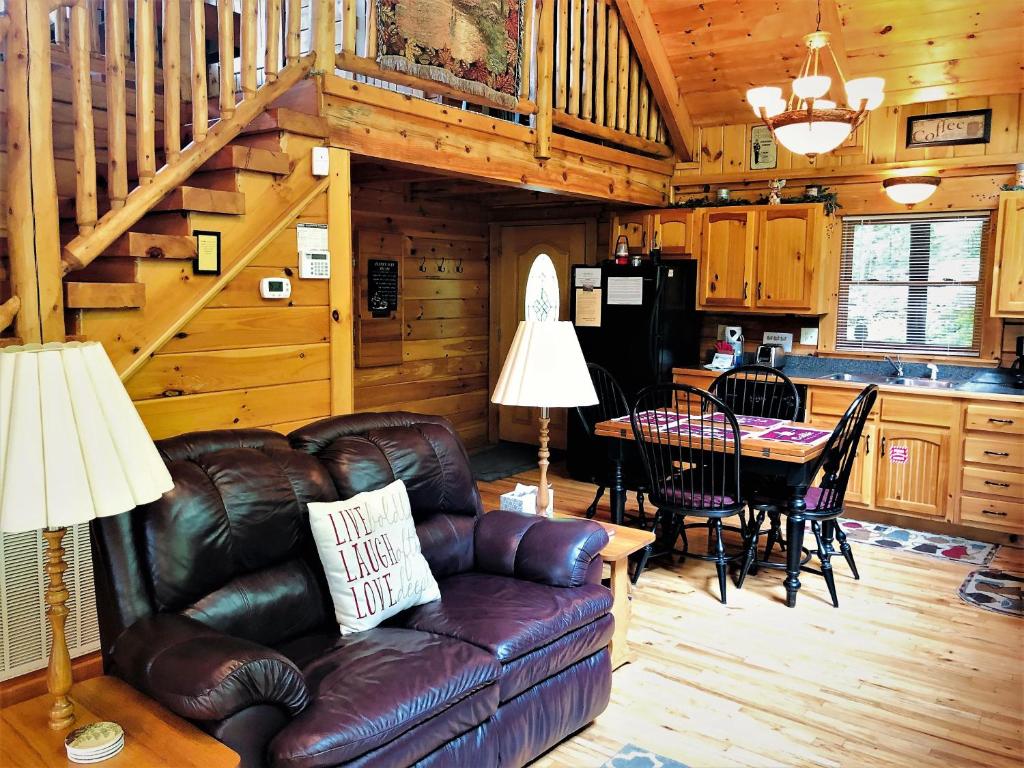 Mountain Joy cabin - image 5