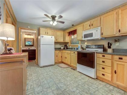 Eagle Creek 2 Bedrooms Hot Tub Porch Sleeps 6 - image 11