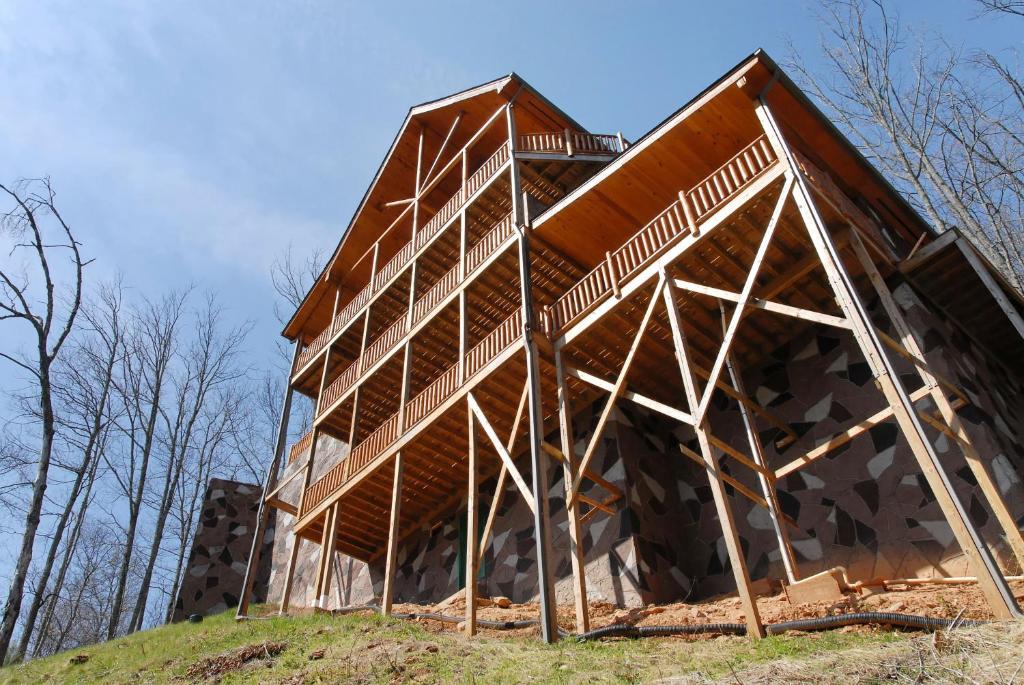 Splash Mansion #500 by Aunt Bug's Cabin Rentals - main image