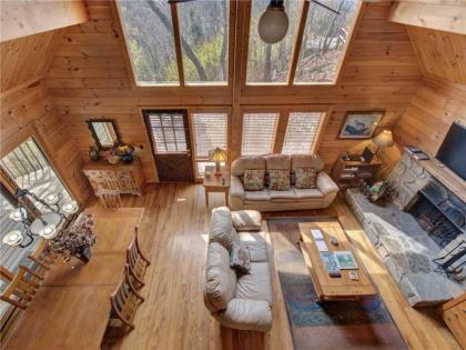 Mountain Treasure 2 BR Pool Access Hot Tub Sleeps 6 - image 10