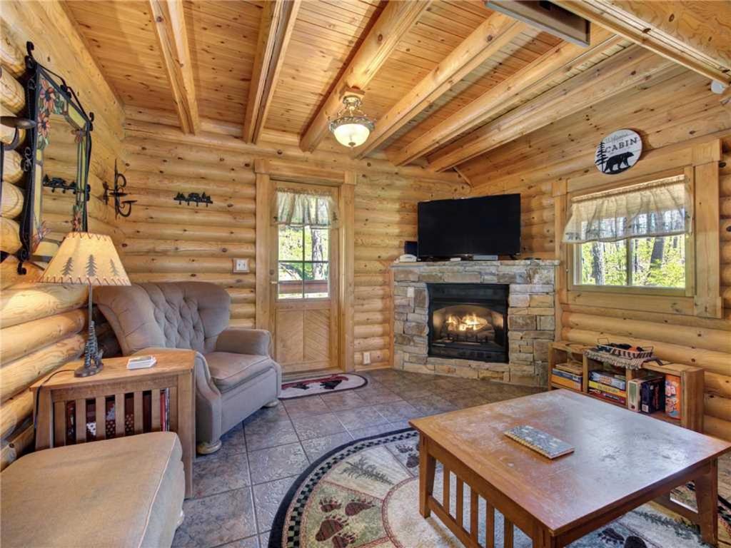 Hibernation Station 2 BR Pool Access Hot Tub Fireplace Sleeps 4 - image 6