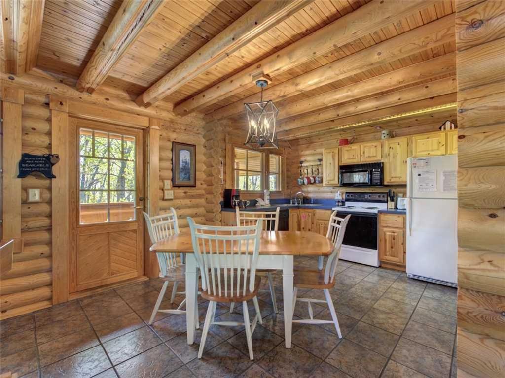 Hibernation Station 2 BR Pool Access Hot Tub Fireplace Sleeps 4 - image 7