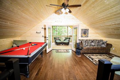 Gatlinburg - Honeymoon Hideaway - image 17
