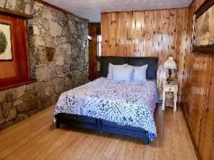 Marshall's Creek Rest Motel - image 22