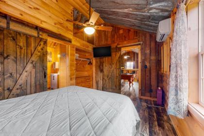 Great Smoky Hideout - image 28