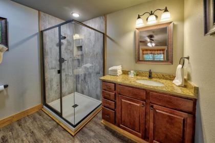 Bears Haven chalet - image 21