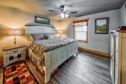 Bears Haven chalet - image 23