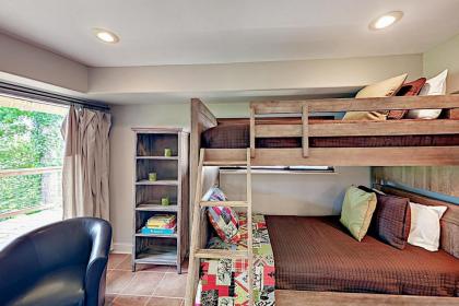 Stone Cabin - image 21