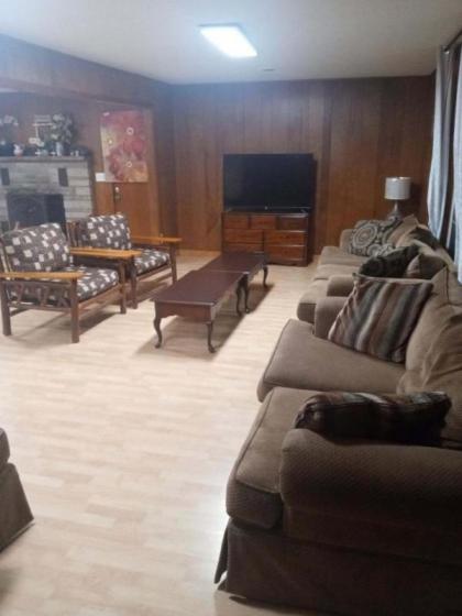 Cabin in Gatlingburg L - image 28