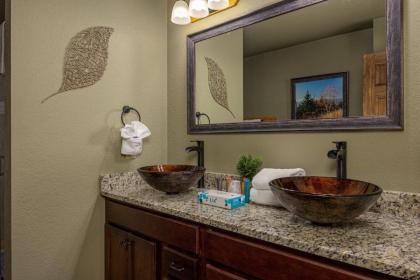 Serenity Peak chalet - image 26