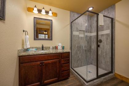 Serenity Peak chalet - image 30