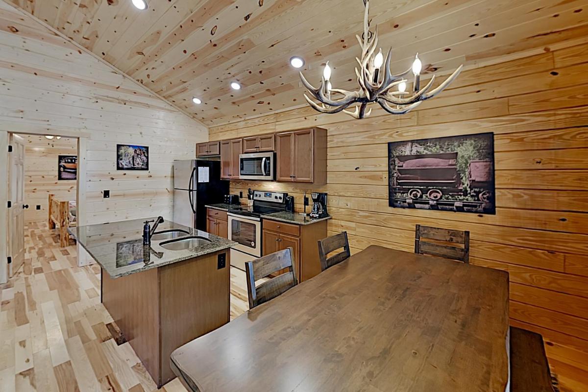 White Oak Resort Southern Comfort - image 7