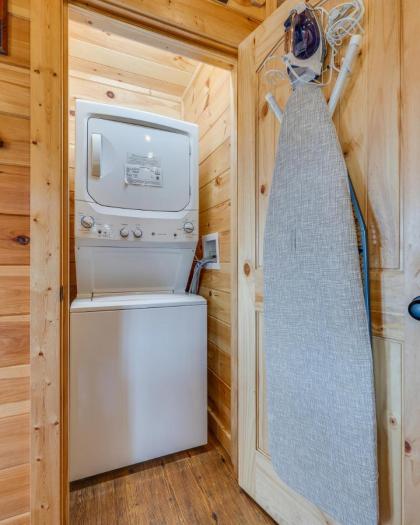 Ever After Mountain View Hot Tub Jetted Tub Fire Pit Great Location - image 21