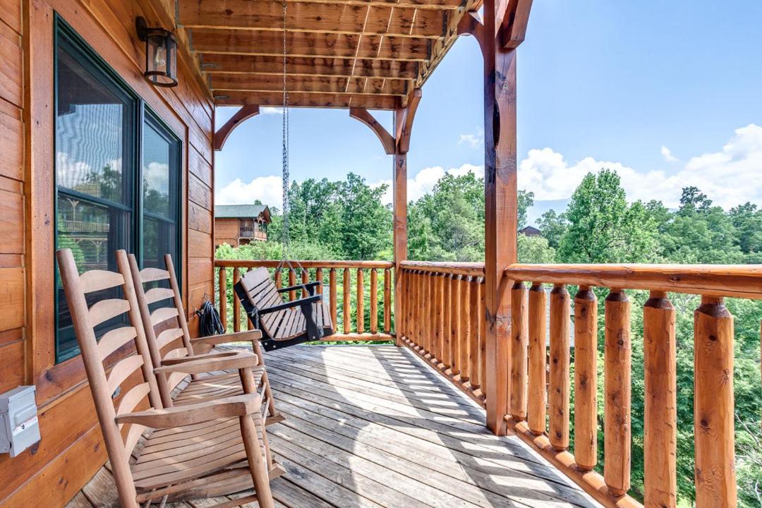 Gatlinburg Cabin with Private Hot Tub by Staycating - main image