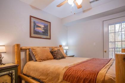 Sasquatch Lodge A sleeps 12 - image 21