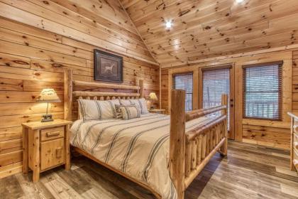 Cub Path Lodge - Luxurious 5 5 with Theatre Room and Mountain Views! cabin - image 23