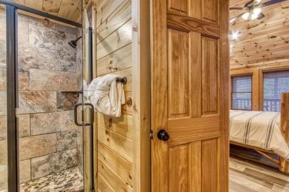 Cub Path Lodge - Luxurious 5 5 with Theatre Room and Mountain Views! cabin - image 25