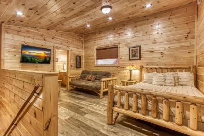 Cub Path Lodge - Luxurious 5 5 with Theatre Room and Mountain Views! cabin - image 27