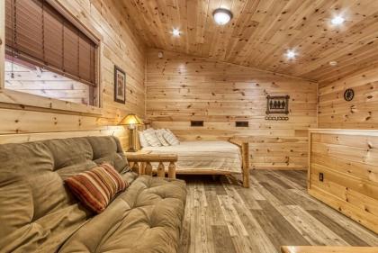 Cub Path Lodge - Luxurious 5 5 with Theatre Room and Mountain Views! cabin - image 28