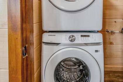 Cliffhanger - image 28