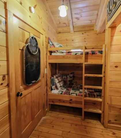 Lazy Bear Lodge - image 26