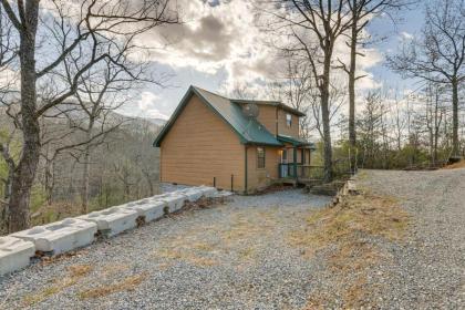 Gatlinburg Cabin Getaway with Mountain Views! - image 30