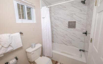 Big Oak Hideaway - image 25