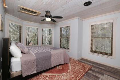 Rocky Top Lodge - image 28