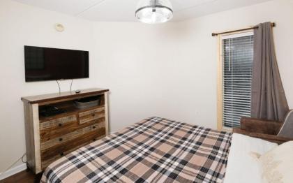 Bearly Behavin - image 21