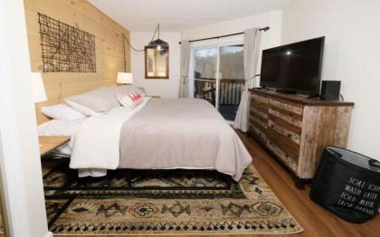 Bearly Behavin - image 23