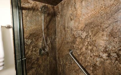 Bearly Behavin - image 27