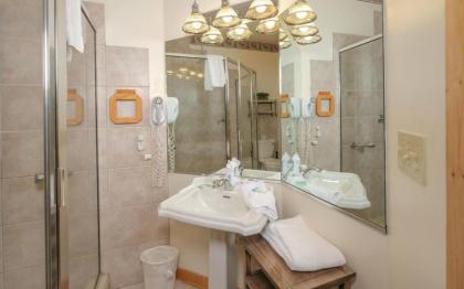 Squirrels Nest - image 24