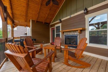 Mountain Palace cabin - image 23