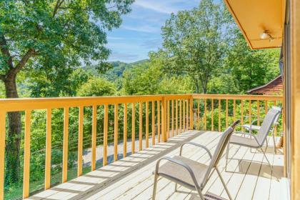 Grand View Mountain Chalet - Close to Downtown Gatlinburg Hot Tub Arcade Game - image 29