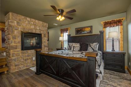 Brandon`s Mountain Retreat chalet - image 12