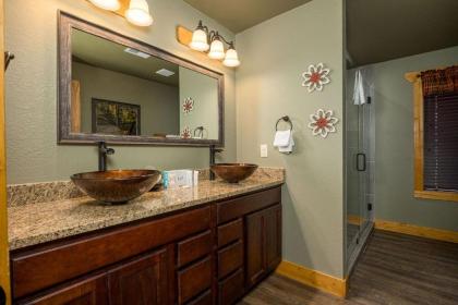 Brandon`s Mountain Retreat chalet - image 14