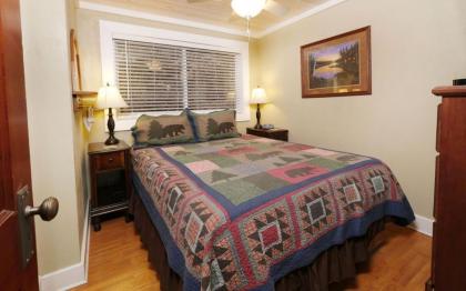 Karens Cozy Cottage - image 22