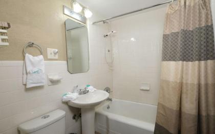 Karens Cozy Cottage - image 25