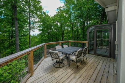 Bear View Chalet - image 23