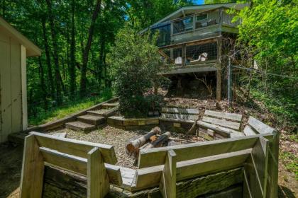 Bear View Chalet - image 25