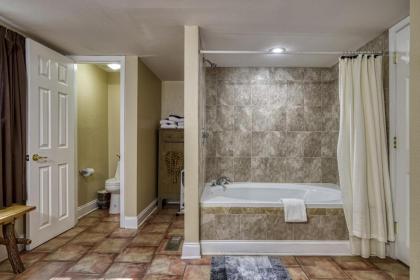 Bearadise - Sleeps 11 with a game room and resort amenities near Ober Gatlinburg - image 26