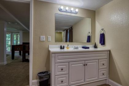 Bearadise - Sleeps 11 with a game room and resort amenities near Ober Gatlinburg - image 27